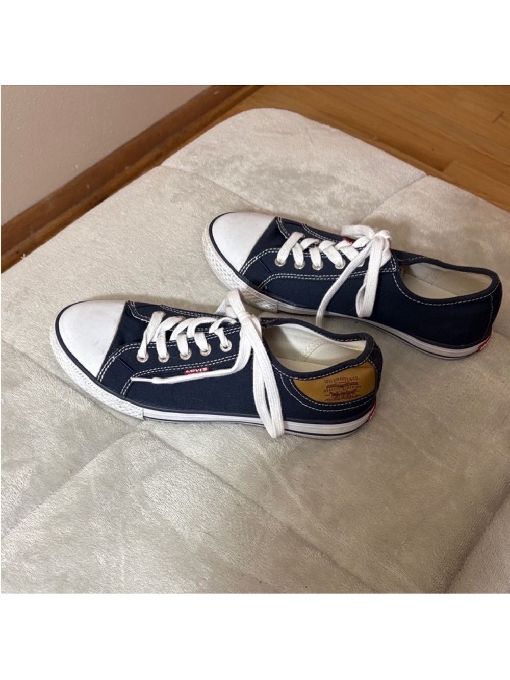 Levi's Navy Blue and White Women’s Low-Top Canvas Sneakers